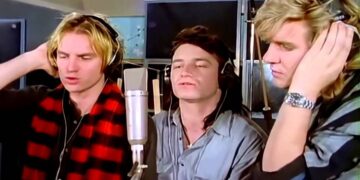 Στίχοι – Lyrics : Band Aid – Do They Know It’s Christmas?